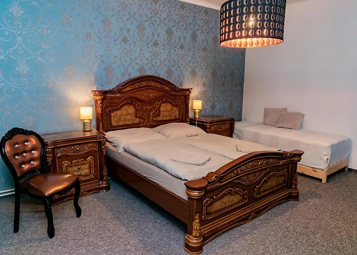 Center House - Otthon, Csak Mashol!