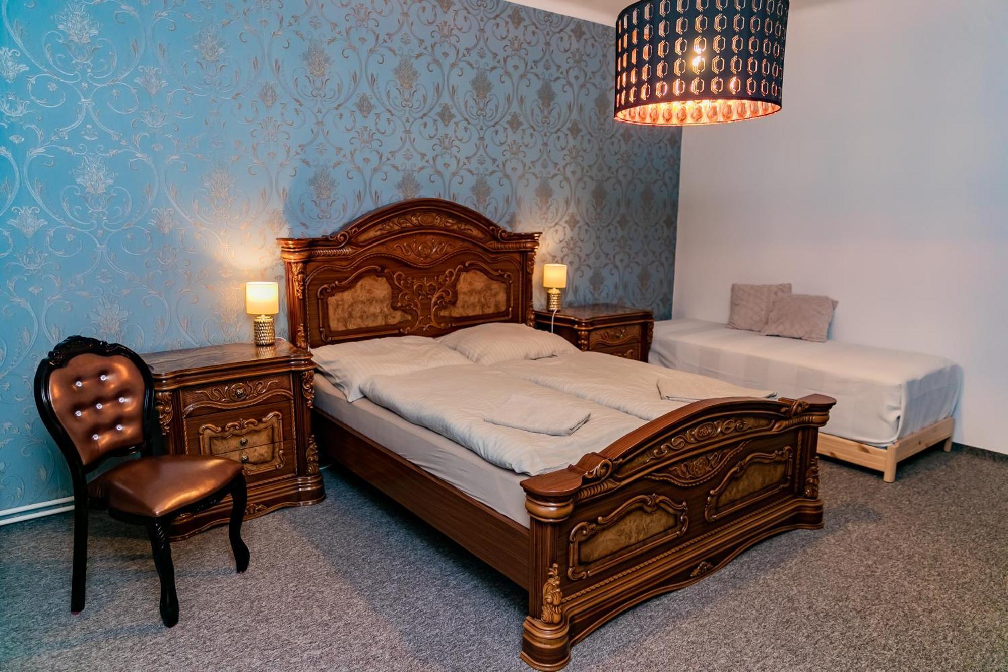 Center House - Otthon, Csak Mashol! Dunaujvaros