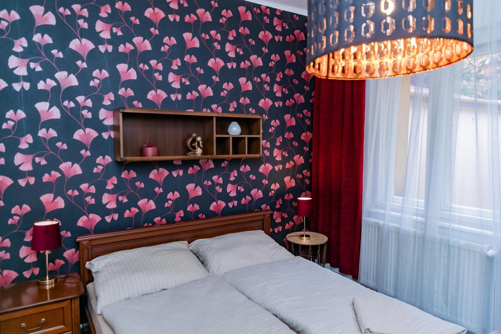 Center House - Otthon, Csak Mashol!