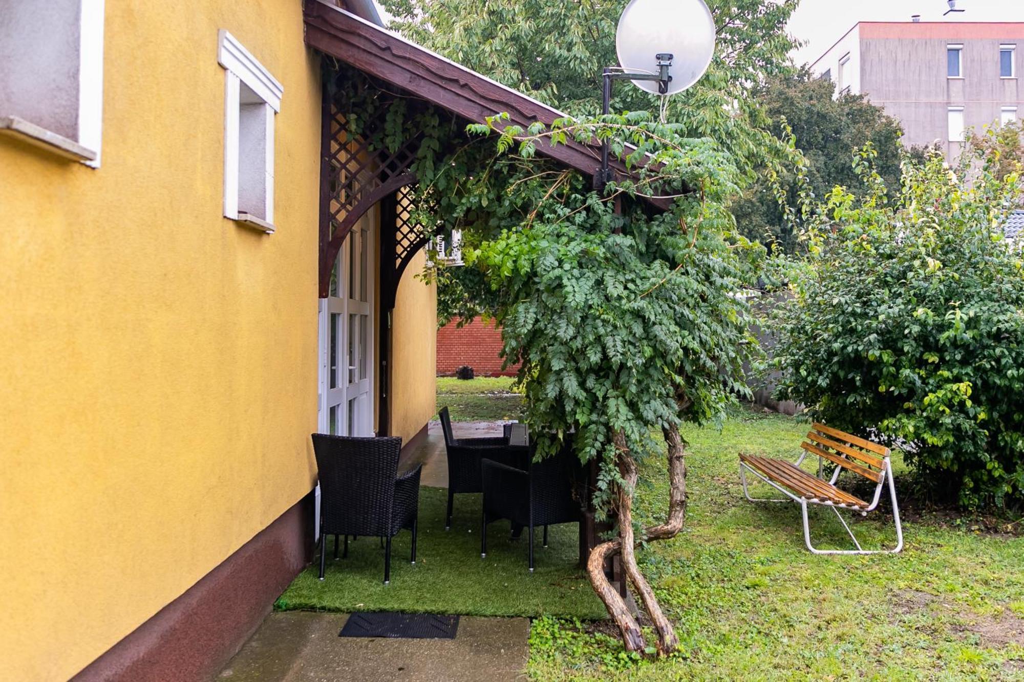 Center House - Otthon, Csak Mashol! Apartment Dunaujvaros