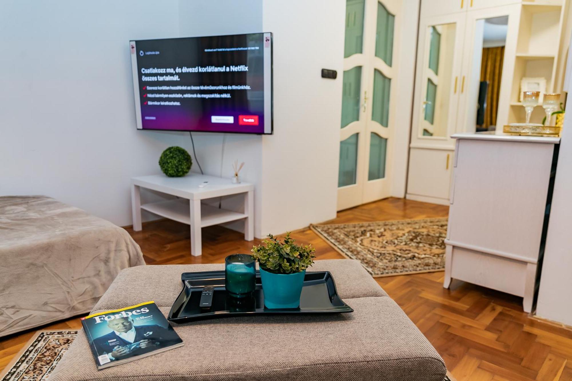 Apartment Center House - Otthon, Csak Mashol! Dunaujvaros